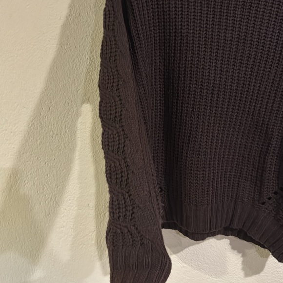 John + Jenn Sweater - Picture 3 of 11